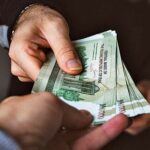هر ایرانی ماهانه میتواند 62 دلار یارانه بگیرد